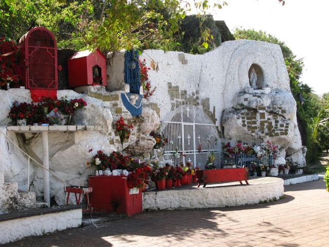 Oratoire Lourdes, Saint-Pierre